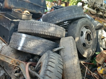 ขาย- ล้อรถยนต์มือสอง พร้้อมกระทะ จำนวนมา ราคาเส้นละ 1,200 บาท