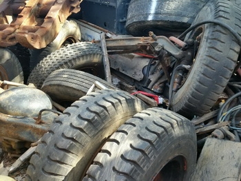 ขาย- ล้อรถยนต์มือสอง พร้้อมกระทะ จำนวนมา ราคาเส้นละ 1,200 บาท