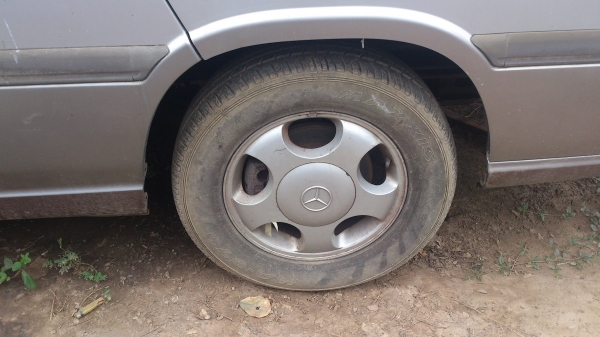 ขาย BENZ MB140D เครื่องดีเซล 2.9  ราคา 149,000