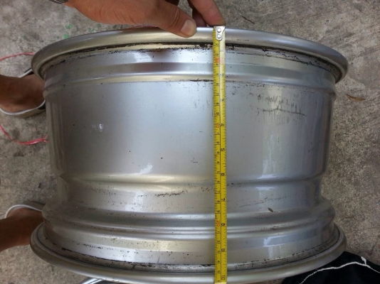 ขายล้อแมกซ์  BMW  E46  ขอบ 19  BBS รุ่น LH  5 รู 120 สภาพสวย