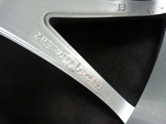 ขายล้อแมกซ์  BMW  E46  ขอบ 19  BBS รุ่น LH  5 รู 120 สภาพสวย