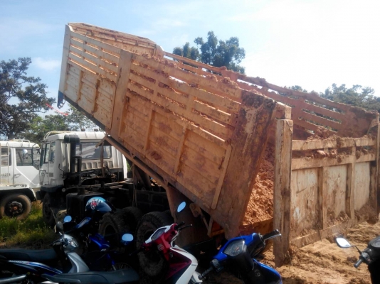 ขายสิบล้อดั้ม ไอ้หลงMITSUBISHI FN527 TD4XX สภาพพร้อมใช้งาน เครื่องเกียร์ดี หัวเดิมบางยางพร้อมใช้ราคาต่อรองได้ เอกสารพร้อมโอน