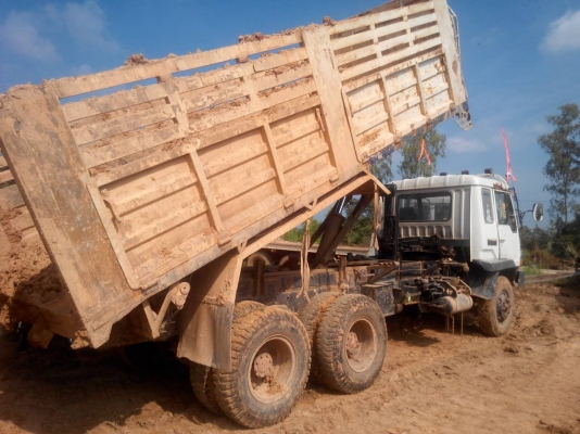 ขายสิบล้อดั้ม ไอ้หลงMITSUBISHI FN527 TD4XX สภาพพร้อมใช้งาน เครื่องเกียร์ดี หัวเดิมบางยางพร้อมใช้ราคาต่อรองได้ เอกสารพร้อมโอน