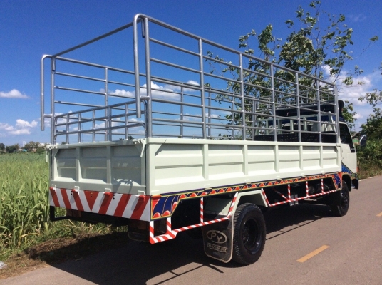 HINO6ล้อ FC แท้ เครื่อง 160 แรง(6สูบ) พวงมาลัยพาว์เวอร์ กะบะเหล็กรั้วคอกแป๊บสูง ยาว 5.5 ม. คานหน้า-หลัง F เครื่องดี ครัทซีสวย ขาย 420,000 บาท ศุภากร (081-1903107 ,0814252943)