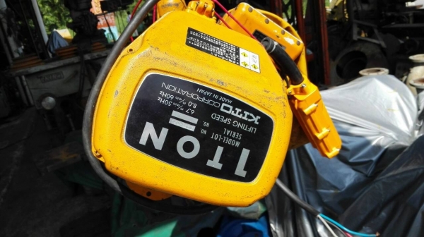 ******** Sold Out!! ********  รอกโซ่ KITO 1 Ton. Japan 380V.ใช้ไฟบ้านเราแล้ว สภาพสวย สด นอก ดึงนิ่มพร้อมใช้งาน!!