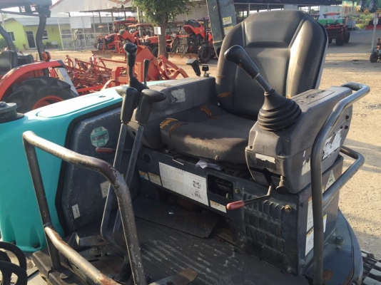 KOBELCO SK30SR  ปั๊มนิ้ว  เก่าญี่ปุ่น ไม่เคยใช้งานในไทย