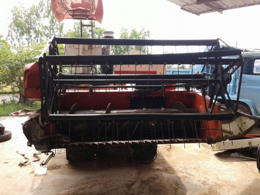 ขายรถเกี่ยว KUBOTA DC60 PLUS ขายตสมสภาพ เครื่องพังครับ  ราคาถูกๆครับ