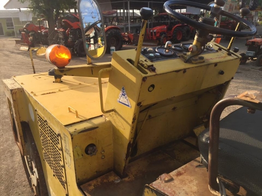 รถบดถนน ขนาด 2.5 ตัน SAKAI เก่าญี่ปุ่น รถบดถนน ขนาด 2.5 ตัน SAKAI เก่าญี่ปุ่น