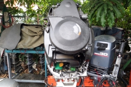 ขาย เครื่องเรือ HONDA 90 แรง 4 จังหวะ สภาพสวย นำเข้าจากญี่ปุ่น เครื่องยนต์ติดง่ายเดินดี ทริมใช้งานปกติไม่ผุ ราคา 100,000