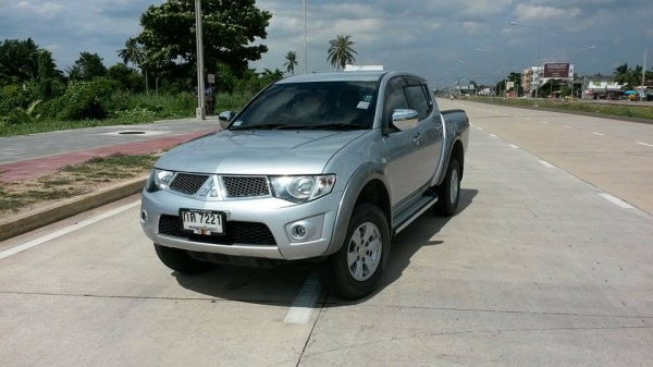 ขาย Triton Plus 2.5 4 ประตู ปี10 รถมือเดียวออกห้าง เจ้าของขายเองครับ