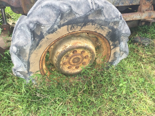 รถไถ KUBOTA M8950DTF-51457 ,มีผานดันหน้า ขายตามสภาพ.จอดไว้เกือบปี..