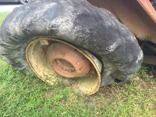 รถไถ KUBOTA M8950DTF-51457 ,มีผานดันหน้า ขายตามสภาพ.จอดไว้เกือบปี..