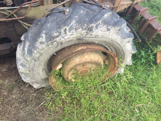 รถไถ KUBOTA M8950DTF-51457 ,มีผานดันหน้า ขายตามสภาพ.จอดไว้เกือบปี..