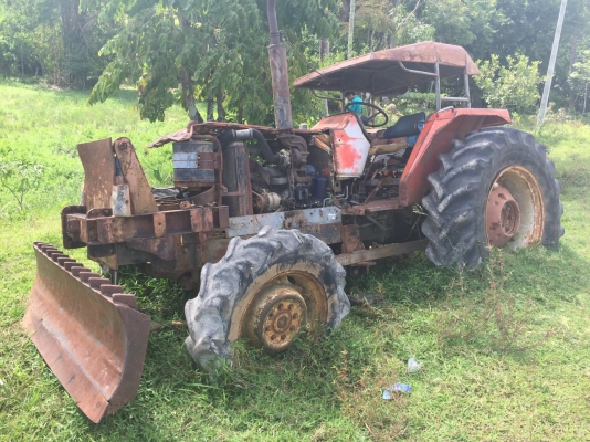 รถไถ KUBOTA M8950DTF-51457 ,มีผานดันหน้า ขายตามสภาพ.จอดไว้เกือบปี..