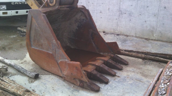 ขายด่วนรถแบคโฮCAT330Cรถชื้อมาไมได้ทำงานใหม่สุดๆๆเลย