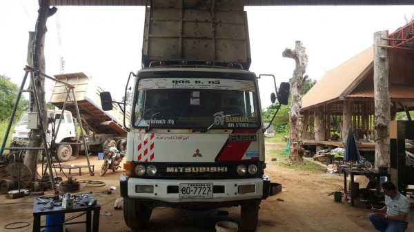 ขาย 10 ล้อดั้ม ไอ้หลง FN527M-A เครื่อง 6D16 195 แรงม้า คัสซีสวยตลอดเส้น เกียร์ 10 สปีด ยางเต็ม เปลี่ยนซีลกระบอกดั้มให้ใหม่ด้วยครับ ขาย 10 ล้อดั้ม ไอ้หลง FN527M-A เครื่อง 6D16 195 แรงม้า คัสซีสวยตลอดเส้น เกียร์ 10 สปีด ยางเต็ม เปลี่ยนซีลกระบอกดั้มให้ใหม่ด้วยครับ