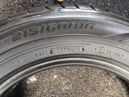 DUNLOP 215 60R16 ปี2014 สภาพสวยดอกเยอะมากๆไม่มีปะ DUNLOP 215 60R16 ปี2014 สภาพสวยดอกเยอะมากๆไม่มีปะ