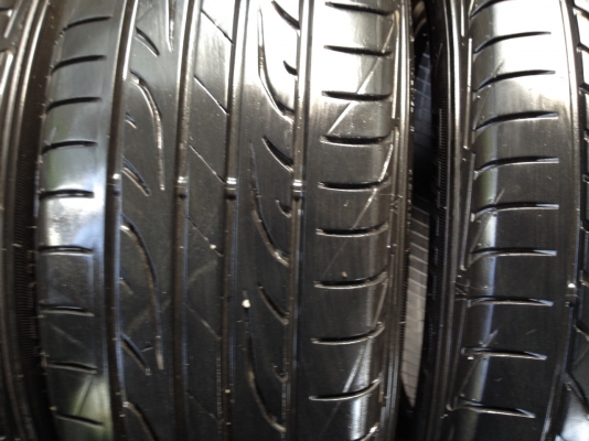 DUNLOP 215 60R16 ปี2014 สภาพสวยดอกเยอะมากๆไม่มีปะ DUNLOP 215 60R16 ปี2014 สภาพสวยดอกเยอะมากๆไม่มีปะ