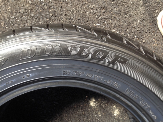 DUNLOP 215 60R16 ปี2014 สภาพสวยดอกเยอะมากๆไม่มีปะ DUNLOP 215 60R16 ปี2014 สภาพสวยดอกเยอะมากๆไม่มีปะ