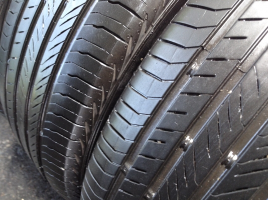 ยางContinental 215 60R16 ปี2014 สภาพสวยถูกมากๆใช้ยาว