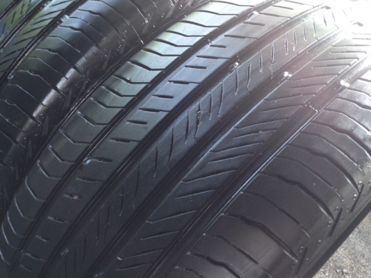 ยางContinental 215 60R16 ปี2014 สภาพสวยถูกมากๆใช้ยาว