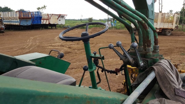 ขายรถไถ FORD 6600 T3 ติดคีบหลัง เอกสารสัญญาซื้อขาย รถพร้อมใช้ ราคาคุยกันได้ครับ ขายรถไถ FORD 6600 T3 ติดคีบหลัง เอกสารสัญญาซื้อขาย รถพร้อมใช้ ราคาคุยกันได้ครับ