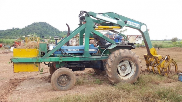 ขายรถไถ FORD 6600 T3 ติดคีบหลัง เอกสารสัญญาซื้อขาย รถพร้อมใช้ ราคาคุยกันได้ครับ ขายรถไถ FORD 6600 T3 ติดคีบหลัง เอกสารสัญญาซื้อขาย รถพร้อมใช้ ราคาคุยกันได้ครับ