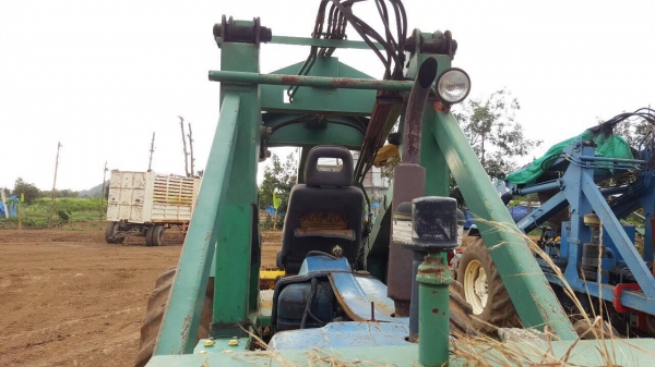 ขายรถไถ FORD 6600 T3 ติดคีบหลัง เอกสารสัญญาซื้อขาย รถพร้อมใช้ ราคาคุยกันได้ครับ ขายรถไถ FORD 6600 T3 ติดคีบหลัง เอกสารสัญญาซื้อขาย รถพร้อมใช้ ราคาคุยกันได้ครับ