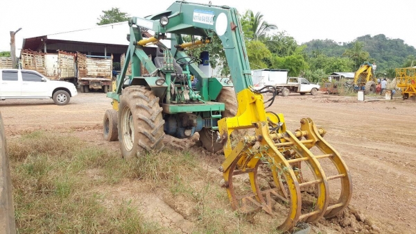ขายรถไถ FORD 6600 T3 ติดคีบหลัง เอกสารสัญญาซื้อขาย รถพร้อมใช้ ราคาคุยกันได้ครับ ขายรถไถ FORD 6600 T3 ติดคีบหลัง เอกสารสัญญาซื้อขาย รถพร้อมใช้ ราคาคุยกันได้ครับ