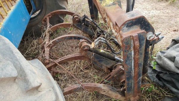 ขายตามสภาพคีบ 3 ล้อ เครื่องดอยซ์ 4 สูบ เช็คระบบไฮดรอริคก็ใช้งานได้แล้วครับ