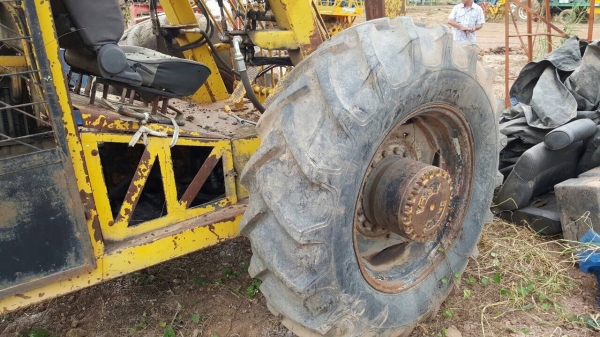 ขายตามสภาพคีบ 3 ล้อ เครื่องดอยซ์ 4 สูบ เช็คระบบไฮดรอริคก็ใช้งานได้แล้วครับ