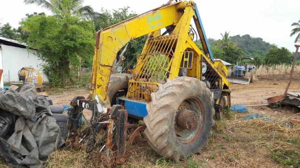 ขายตามสภาพคีบ 3 ล้อ เครื่องดอยซ์ 4 สูบ เช็คระบบไฮดรอริคก็ใช้งานได้แล้วครับ