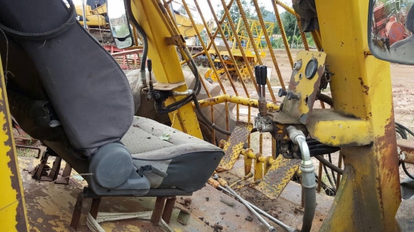 ขายตามสภาพคีบ 3 ล้อ เครื่องดอยซ์ 4 สูบ เช็คระบบไฮดรอริคก็ใช้งานได้แล้วครับ