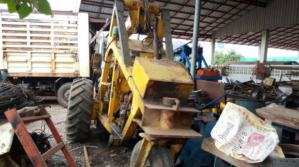 ขายรถคีบ 3 ล้อ เครื่องดอยซ์ 4 สูบ สภาพต้องเช็คระบบไฮดรอริคครับ ขายรถคีบ 3 ล้อ เครื่องดอยซ์ 4 สูบ สภาพต้องเช็คระบบไฮดรอริคครับ