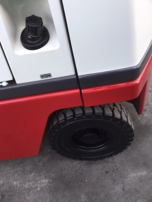 รถฟอล์คลิฟท์ นิสสัน 1.4. ตัน เบนซิน เสา 4เมตร สวยๆพร้อมใช้ครับ