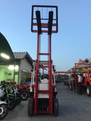 รถฟอล์คลิฟท์ นิสสัน 1.4. ตัน เบนซิน เสา 4เมตร สวยๆพร้อมใช้ครับ