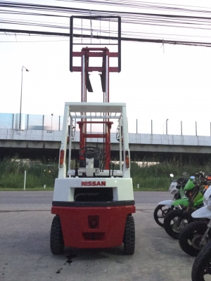 รถฟอล์คลิฟท์ นิสสัน 1.4. ตัน เบนซิน เสา 4เมตร สวยๆพร้อมใช้ครับ