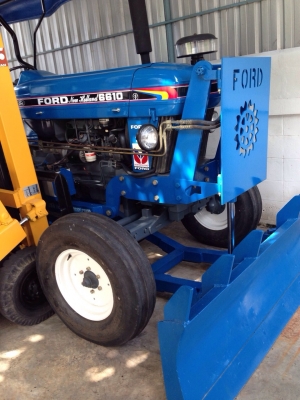 รถไถฟอด6610s 90แรง ใส่2เพลาใด้ เครื่องดีไม่มีไอ ไฮดีไม่มีตก สนใจมาดูรถใด้ทุกวัน เดินทางสดวกอยู่ติดถนนใหญ่เส้นทางสายกาญจนบุรี เจ้าของขายเอง