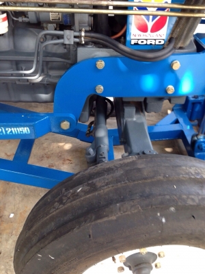 รถไถฟอด6610s 90แรง ใส่2เพลาใด้ เครื่องดีไม่มีไอ ไฮดีไม่มีตก สนใจมาดูรถใด้ทุกวัน เดินทางสดวกอยู่ติดถนนใหญ่เส้นทางสายกาญจนบุรี เจ้าของขายเอง