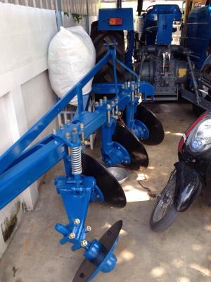 รถไถฟอด6610s 90แรง ใส่2เพลาใด้ เครื่องดีไม่มีไอ ไฮดีไม่มีตก สนใจมาดูรถใด้ทุกวัน เดินทางสดวกอยู่ติดถนนใหญ่เส้นทางสายกาญจนบุรี เจ้าของขายเอง