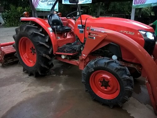 ขายรถไถ 47 แรงม้า ใบดันคานบน