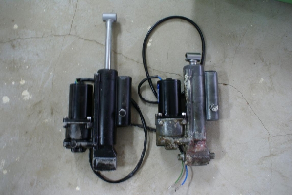 ขาย ทริมเครื่อง ฮอนด้า 50แรงม้า 4จังหวะ 17500 บาท