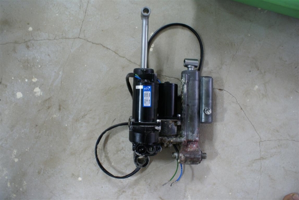 ขาย ทริมเครื่อง ฮอนด้า 50แรงม้า 4จังหวะ 17500 บาท