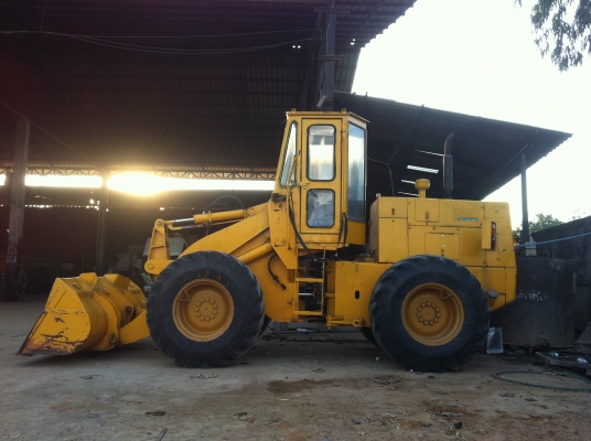 ขายรถตัก KOMATSU 510 มีหลายคัน ขายรถตัก KOMATSU 510 มีหลายคัน