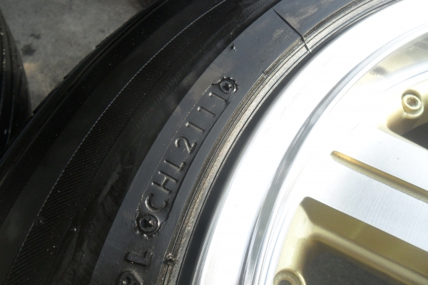 ล้อแม็ก 15นิ้ว 5รู114 พร้อมยาง สวยๆ 4 ล้อ ราคา 5700 บาท