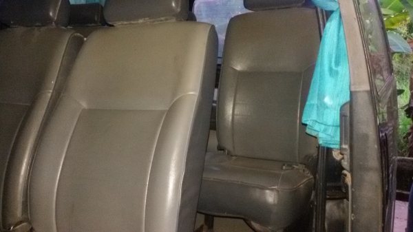 ขายรถตู้หัวจรวจ ติดแกส์แล้วพร้อมใช้งานราคา110000บาทสนใจโทร0813655997อำพร พาเจริญราคานี้ยังคุยกับอีกได้นะครับ