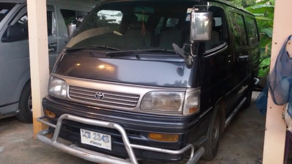 ขายรถตู้หัวจรวจ ติดแกส์แล้วพร้อมใช้งานราคา110000บาทสนใจโทร0813655997อำพร พาเจริญราคานี้ยังคุยกับอีกได้นะครับ