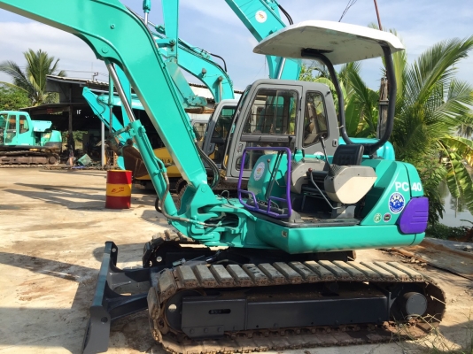 ขายด่วน KOMATSU PC40-7E  เก่าญี่ปุ่น  สภาพสวย   ชั่วโมงน้อย 3,XXX  สนใจโทร 089-7462641  เจ๊สุวรรณี