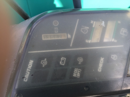 ขายด่วน KOMATSU PC40-7E  เก่าญี่ปุ่น  สภาพสวย   ชั่วโมงน้อย 3,XXX  สนใจโทร 089-7462641  เจ๊สุวรรณี