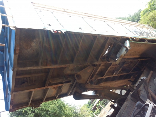 ขายกระบะปรีเนียมดั้ม พร้อมปั้ม